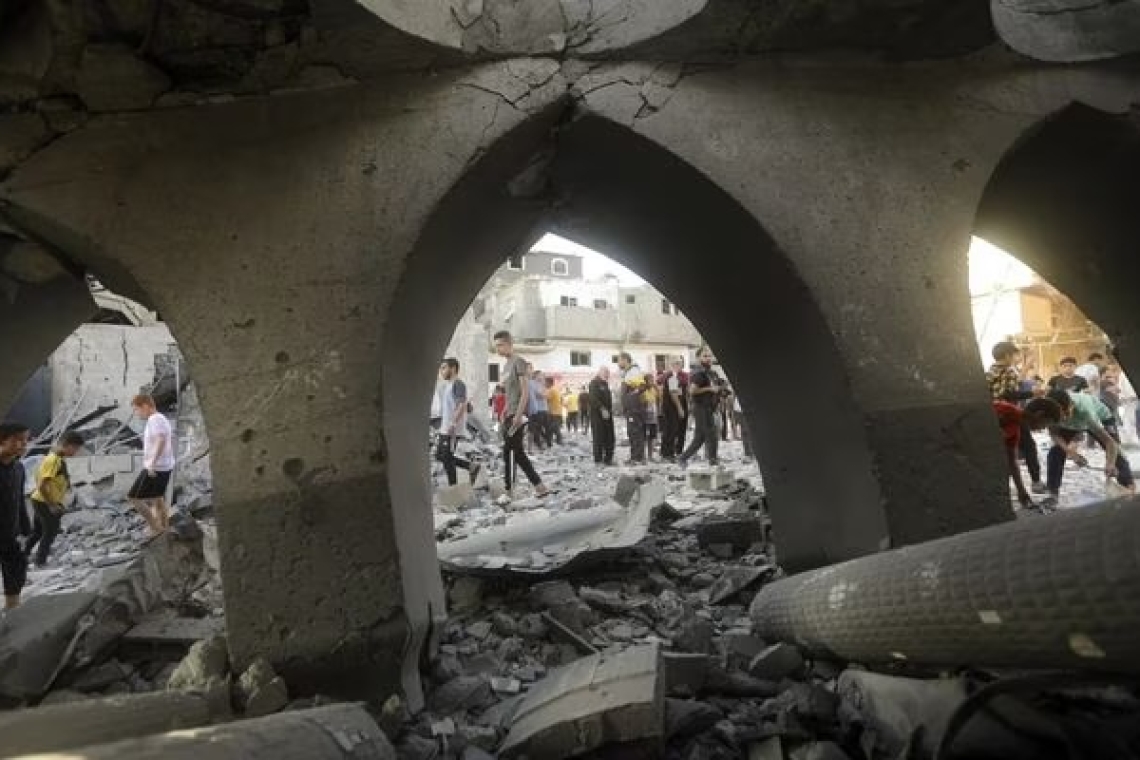 ISRAEL ATACA LA CIUDAD DE GAZA Y DECENAS DE MILES HUYEN EN LOS ÚLTIMOS DÍAS 