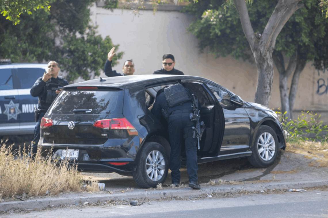 EMBOSCAN AL JEFE SILVA DE LA POLICÍA MUNICIPAL, EN VILLA FONTANA