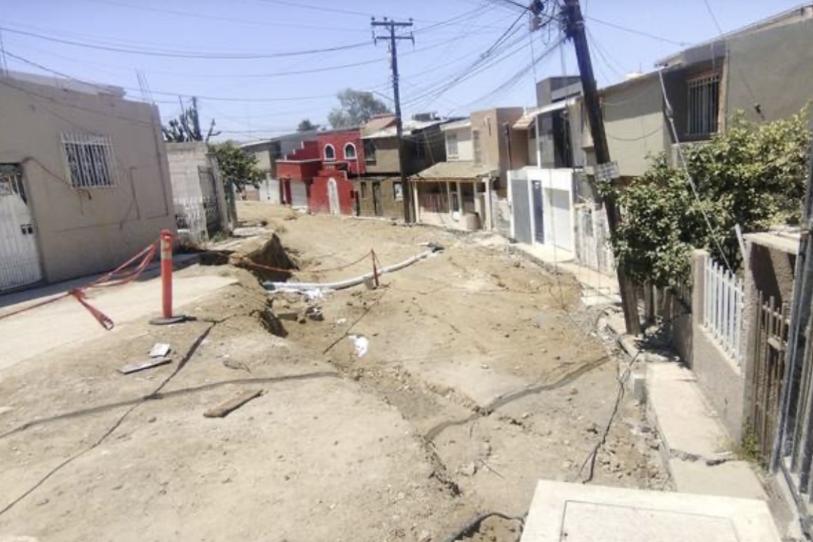 CRECE DESLIZAMIENTO EN LOMAS CONJUNTO RESIDENCIAL; SUMA 94 VIVIENDAS AFECTADAS 