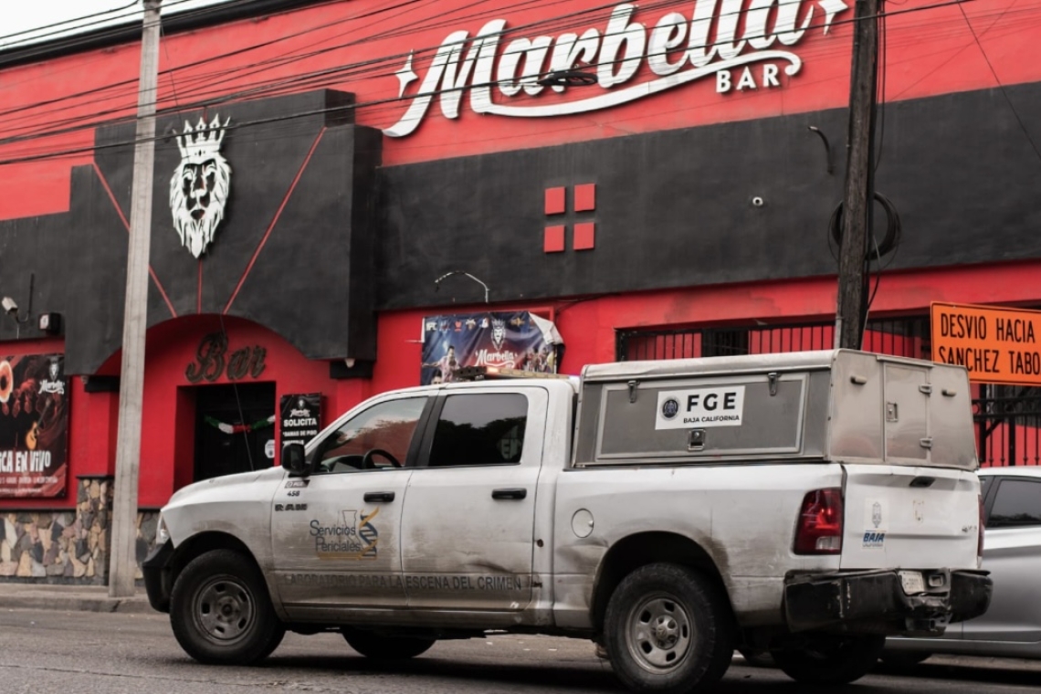 Balean a guardia de seguridad afuera del Bar Marbella 