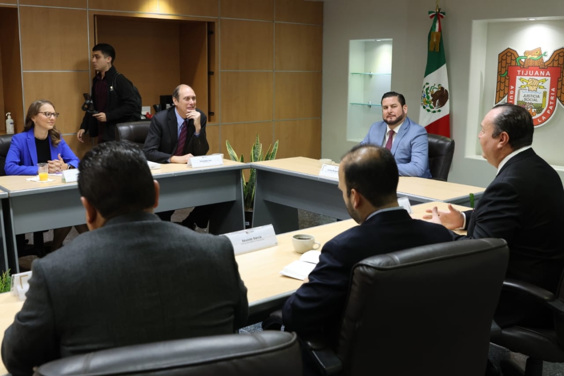 Cónsul de Estados Unidos y alcalde de Tijuana, analizan temas binacionales