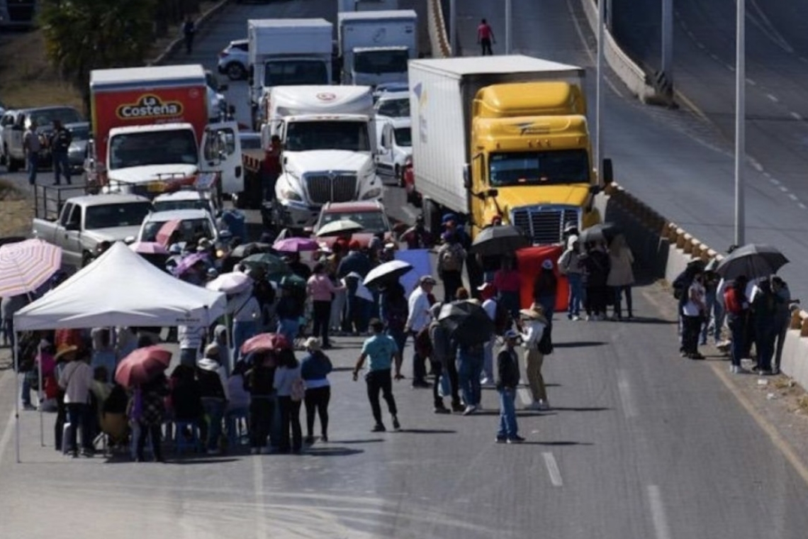 SNTE anuncia paro de 48 horas y bloqueo de casetas