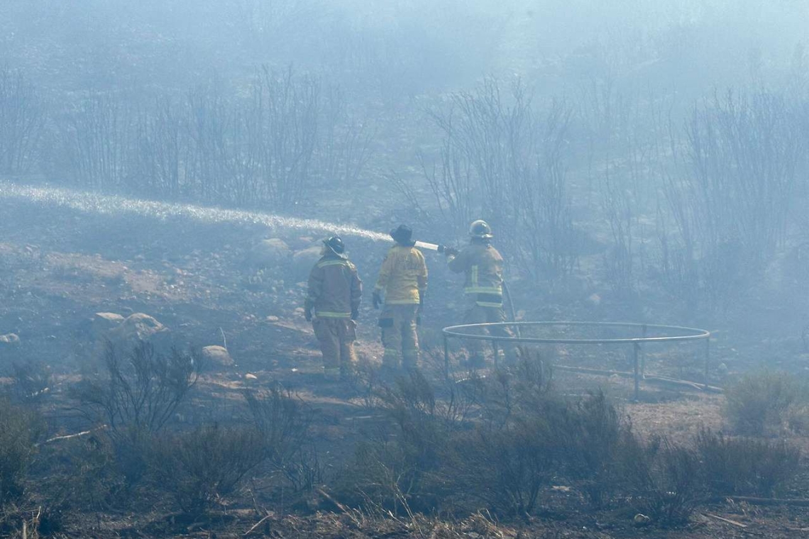 Avanza control de incendios en Tecate