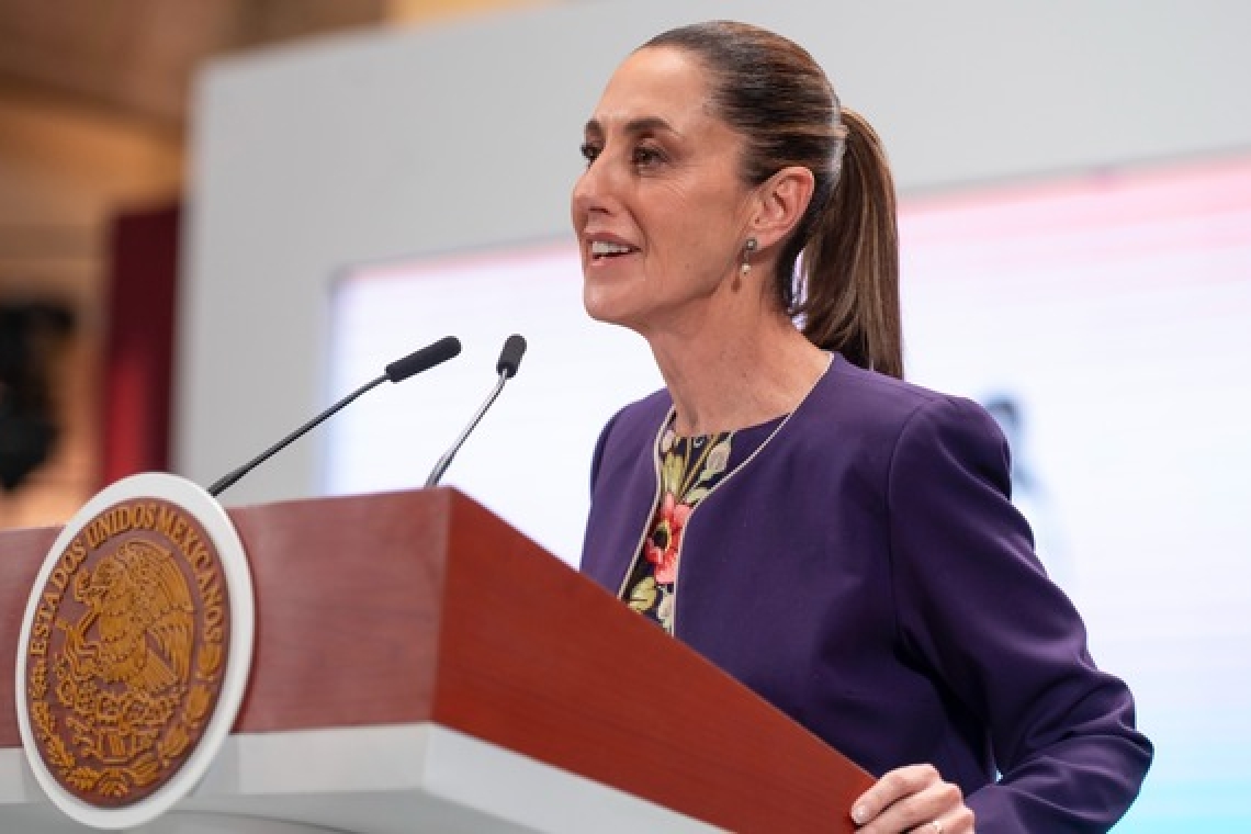La alta popularidad de Sheinbaum se estabiliza tras 10 meses de mandato