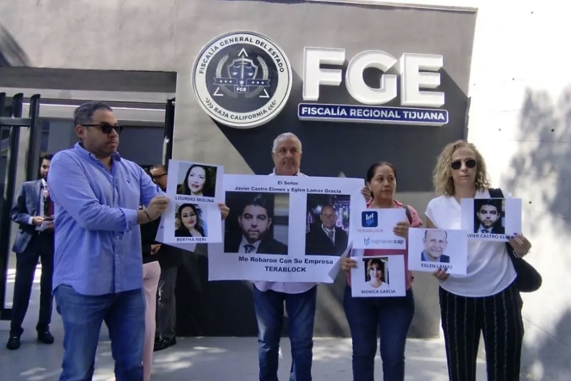 Víctimas de fraude piramidal protestaron frente a la FGE en Tijuana; hay mil 200 afectados