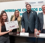 Alcalde Ismael Burgueño  entrega más de 23 millones en créditos para impulsar la economía de Tijuana 