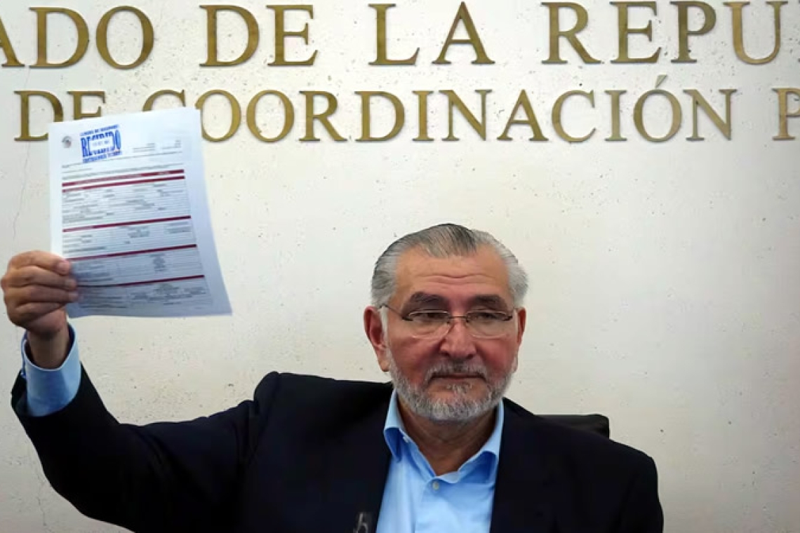 Adán Augusto López se atrinchera con amenazas de revancha ante los señalamientos de corrupción: “A todo santo le llega su capillita”