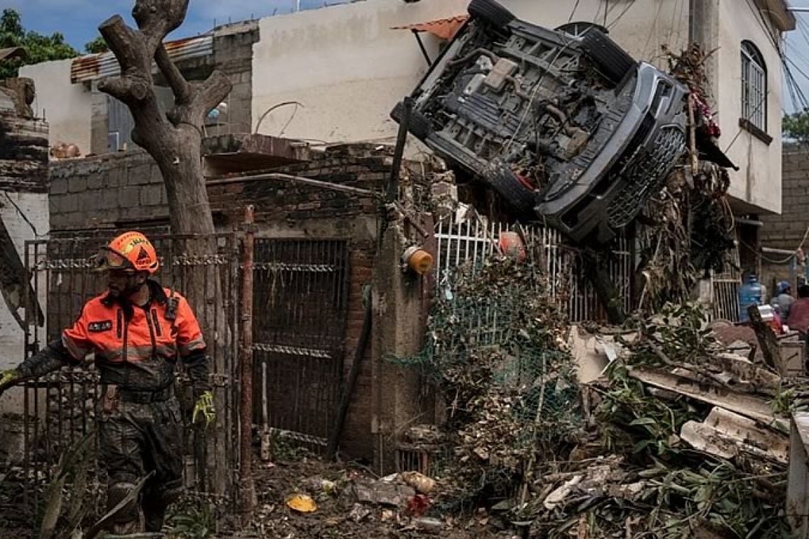 Más de 300 pueblos siguen incomunicados tras las lluvias torrenciales