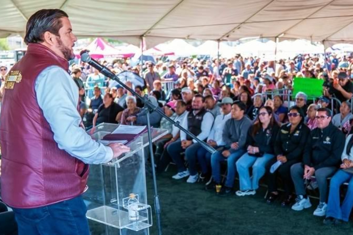 Atiende Ismael Burgueño a más de mil 700 residentes de la colonia Salvatierra con Macro Jornada de Bienestar