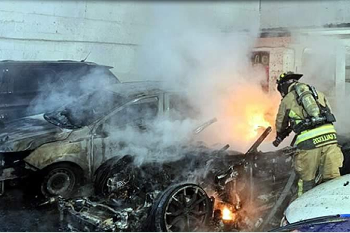 Capturan a varios individuos, luego de incendio en lote de carros “Cami” de la Independencia