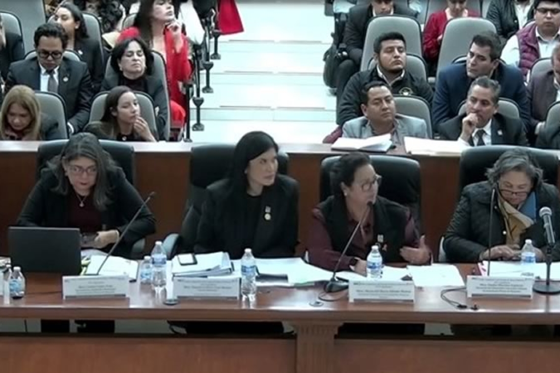 Critican a alcaldesa de Rosarito por sobrecosto en despensas y compra de camioneta blindada