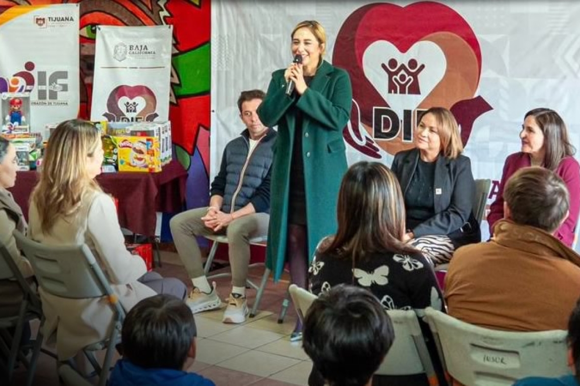 Asiste Síndica Procuradora Teresita Balderas a la entrega de juguetes a DIF BC gestionados por el Gobierno de Tijuana