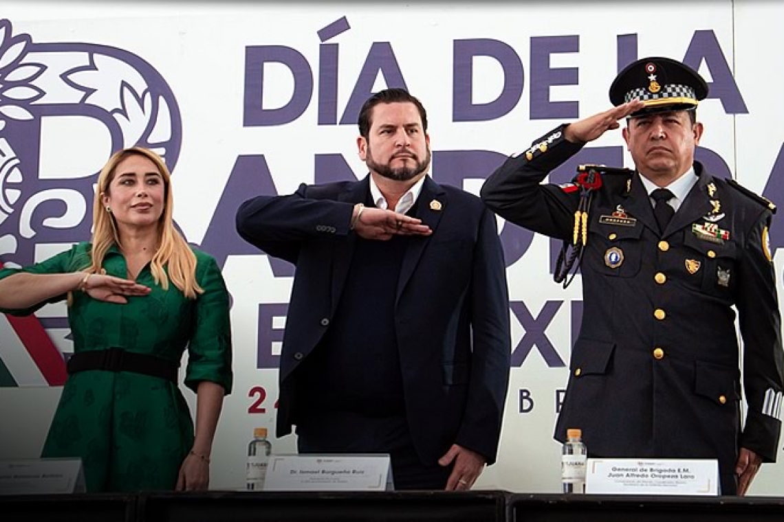 Encabeza Ismael Burgueño acto cívico por el Día de la Bandera