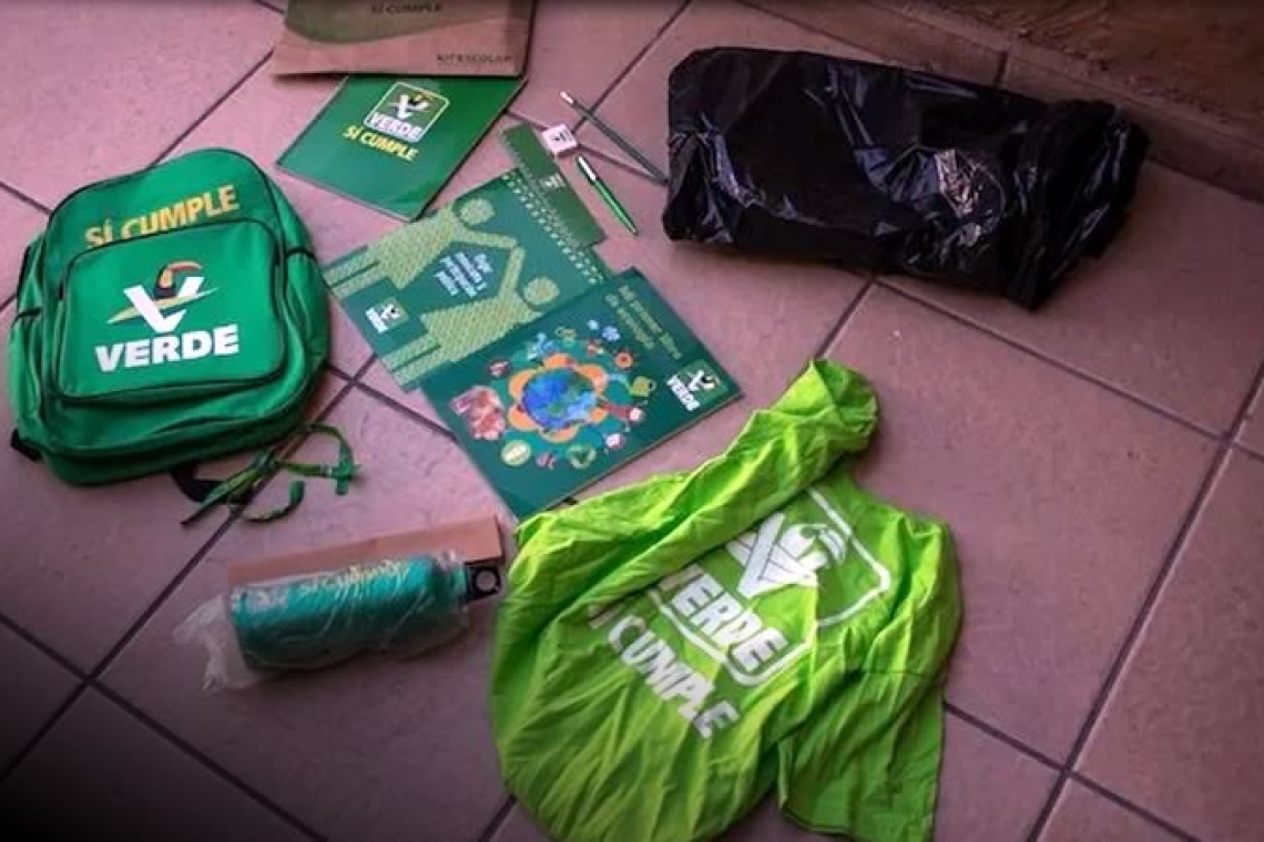 Autos de lujo, vuelos premier, mochilas, etc. Para eso defienden PT-PVEM sus millones