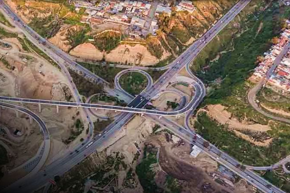 Colegio de Ingenieros propone cambiar rampas del Viaducto Elevado para acabar con los “cuellos de botella”