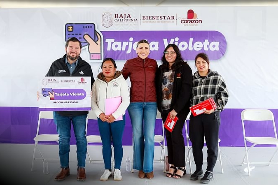 ENCABEZA GOBERNADORA MARINA DEL PILAR ENTREGA DE NUEVAS TARJETAS VIOLETA PARA MADRES JEFAS DE FAMILIA
