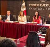 Algo cada día: El sombrero misterioso y encuestas voladas