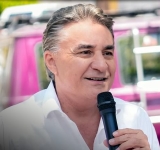 Algo cada día: El sombrero misterioso y encuestas voladas