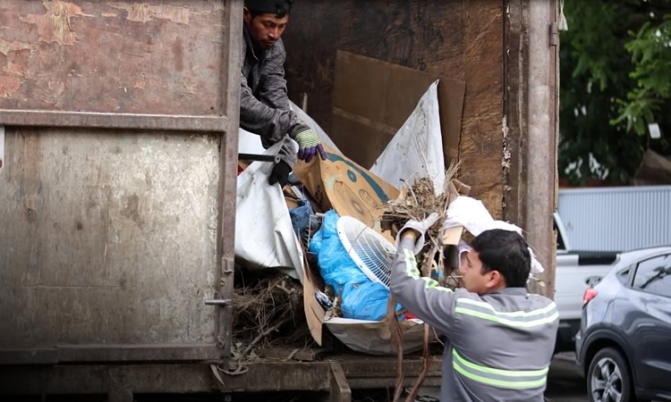 Retira Gobierno Municipal 54 toneladas de basura pesada en colonias de Otay Centenario, La Mesa y Sánchez Taboada