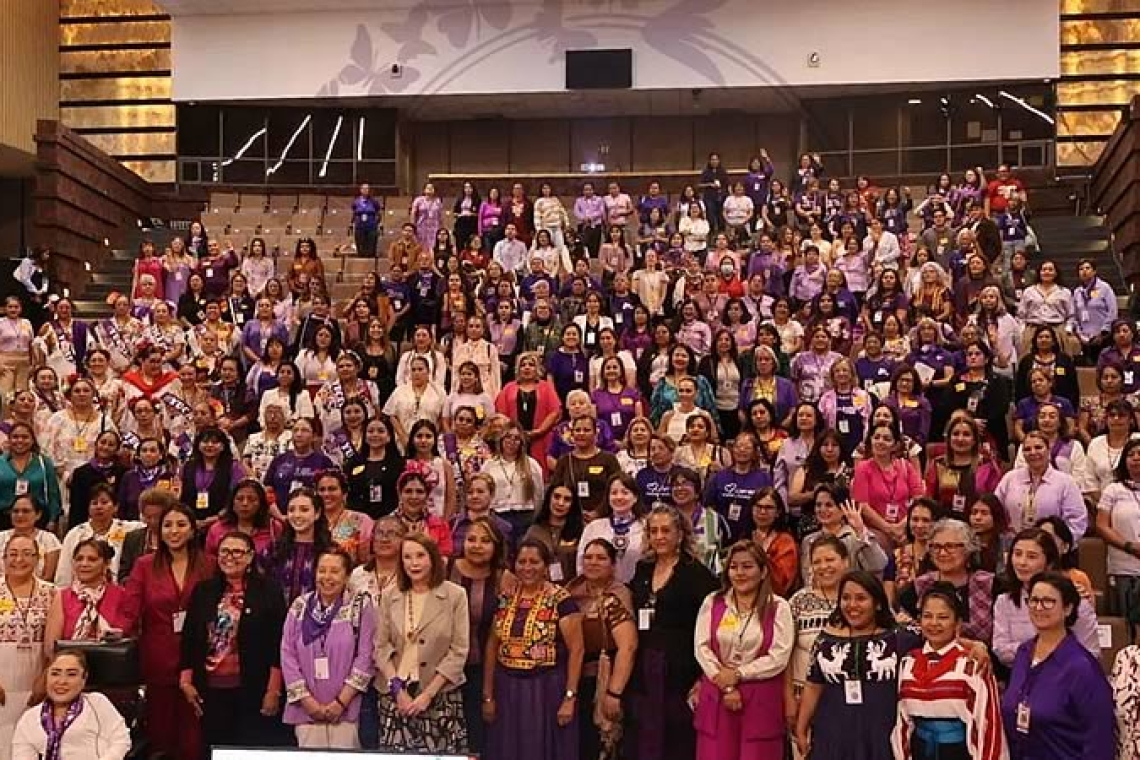 Rosina del Villar participa en foro nacional y reafirma respaldo a la agenda de mujeres y la soberanía