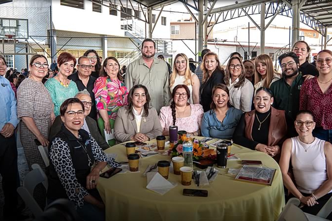Conmemora Ismael Burgueño el Día del Maestro con docentes del Consejo de Seguridad Escolar