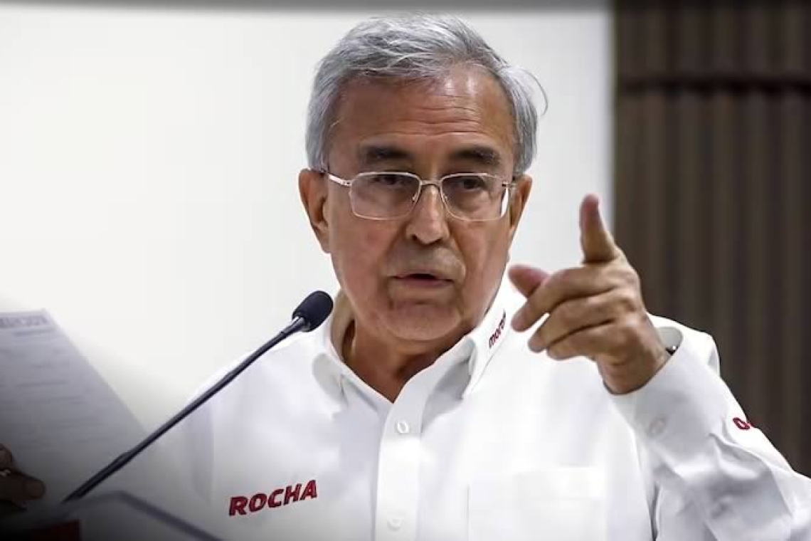 Autoridades mexicanas investigan cuentas bancarias de Rocha Moya ante acusaciones de narcotráfico.