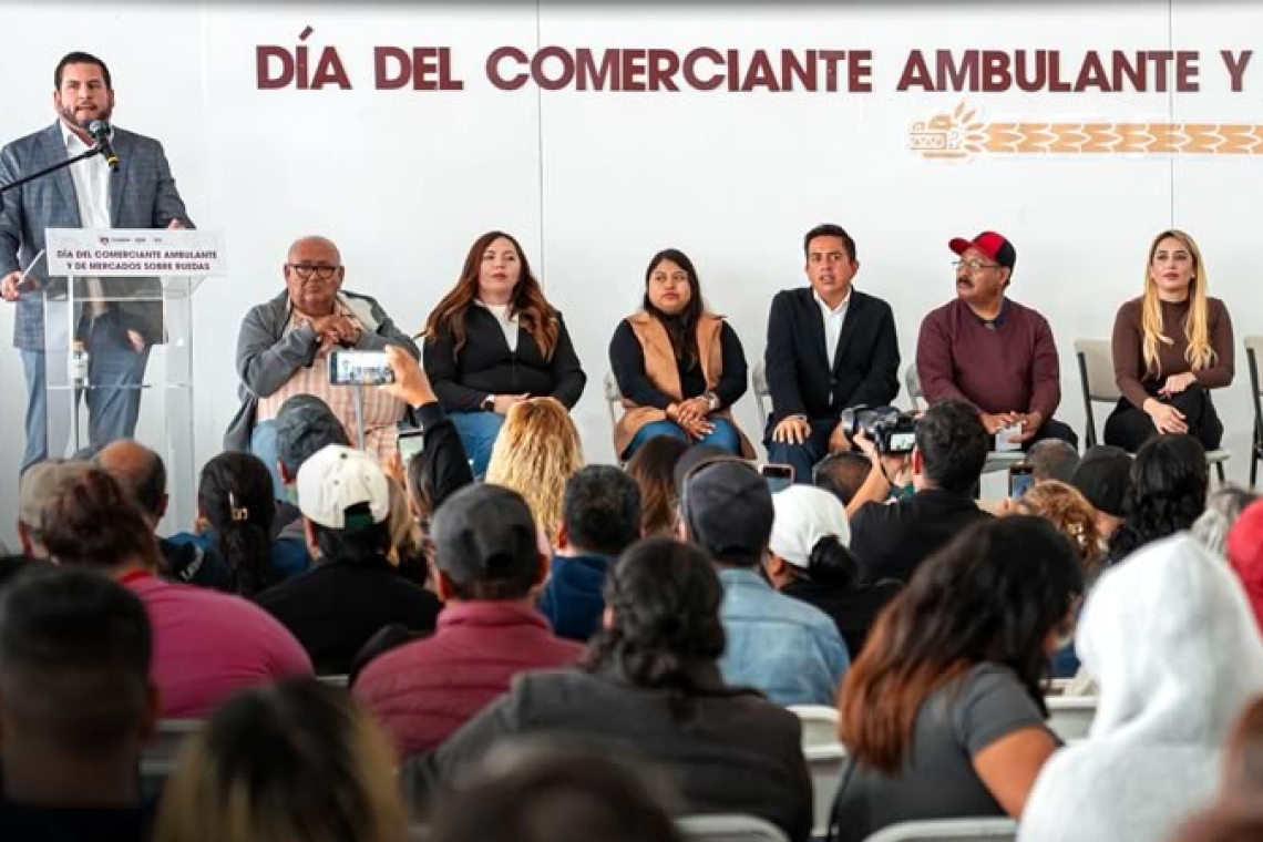 Celebra Ismael Burgueño el ‘Día del Comerciante Ambulante y Mercado Sobreruedas’