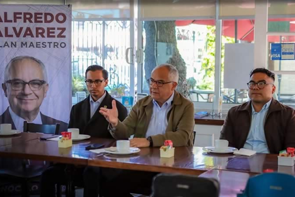Atiende Alfredo Álvarez invitación de colectivo en Ensenada
