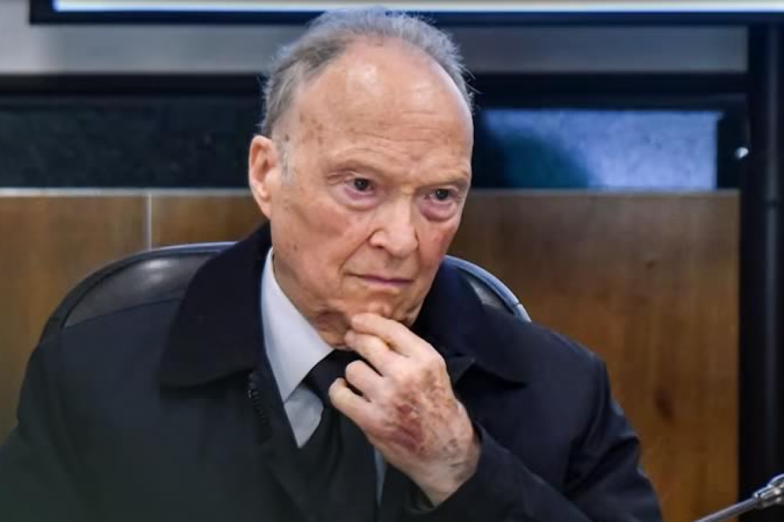 Joyas por 18 millones de pesos, siete vehículos de lujo, 10 casas y un edificio: Gertz Manero transparenta por primera vez su riqueza