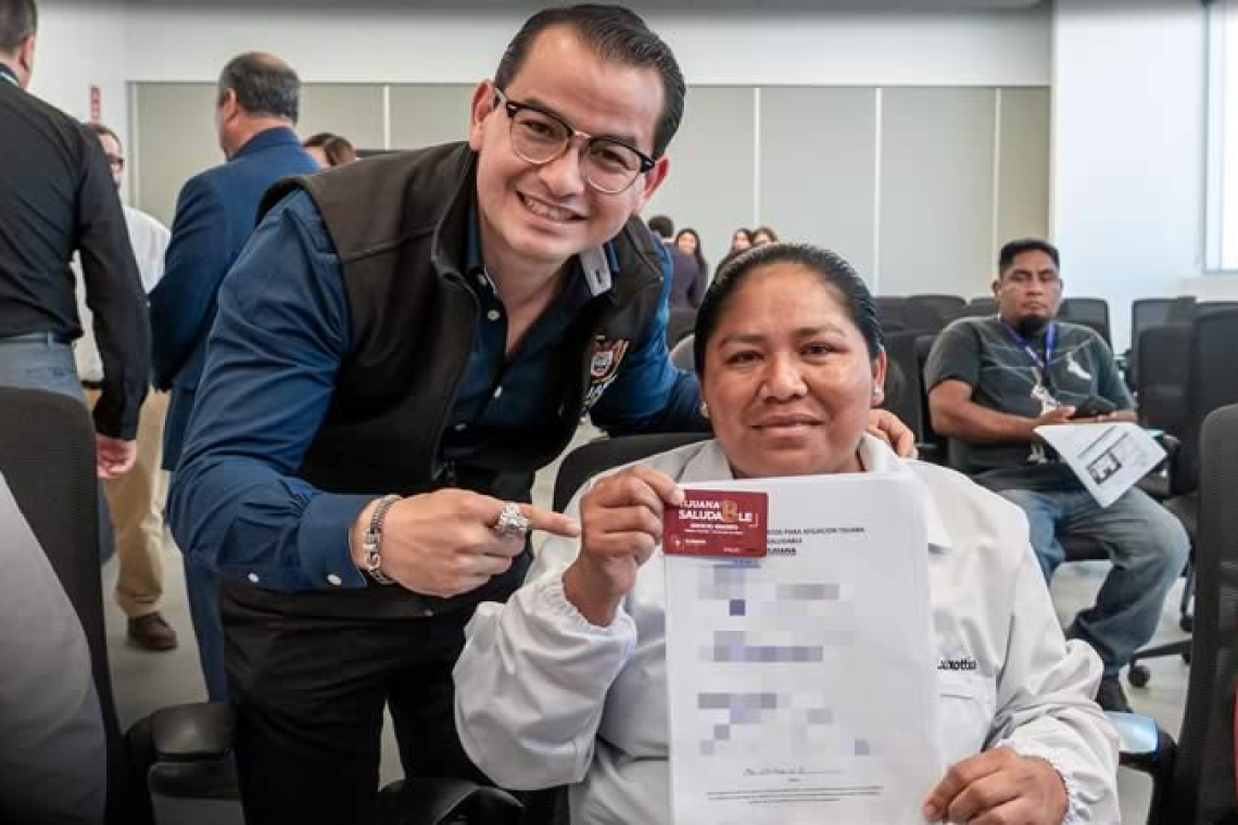 Instala Abdiel Gutiérrez Coronado módulo de afiliación al programa ‘Tijuana Saludable’ en la empresa Essilor Luxottica