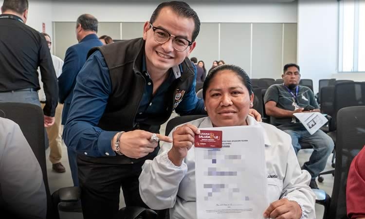 Instala Abdiel Gutiérrez Coronado módulo de afiliación al programa ‘Tijuana Saludable’ en la empresa Essilor Luxottica