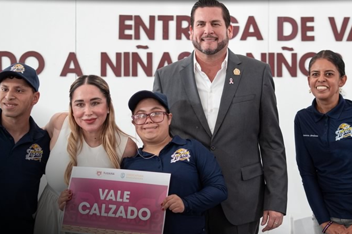 Entrega Ismael Burgueño 200 vales para calzado a niñas y niños con discapacidad