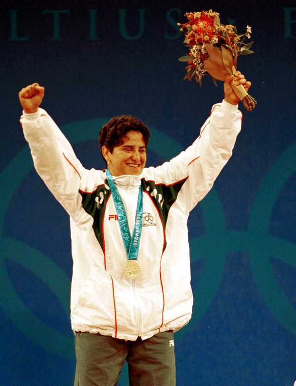 soraya jimenez celebra medalla oro thumb 608 794